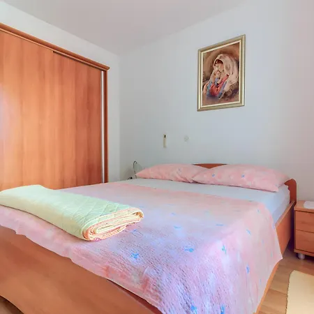 Jela Apartman